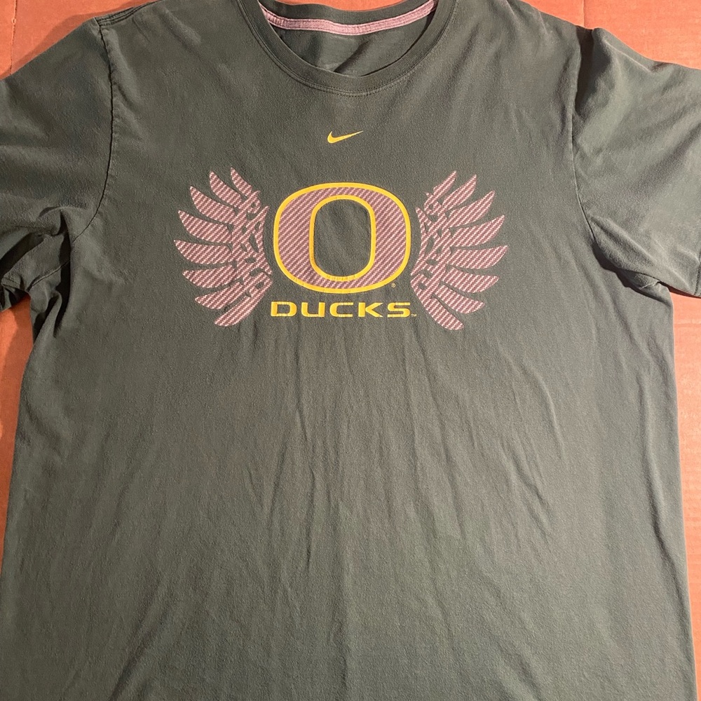 Nike - University of Oregon T-Shirt (gently worn)